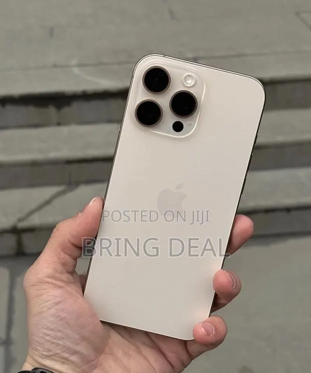 Apple iPhone 16 Pro Max 256 GB Gold · Photo 1