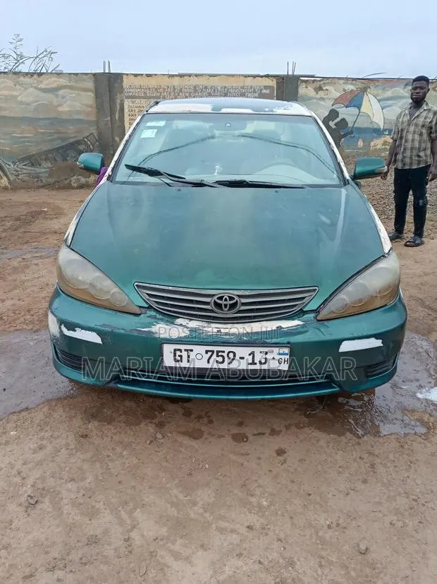 Toyota Camry 2004 Green · Photo 1