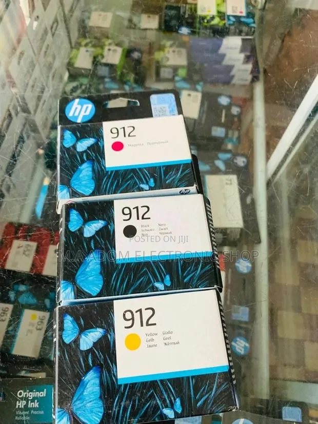 HP 912 Yellow Ink Cartridge: Brighten Up Your Prints · Photo 1