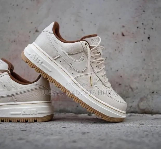Nike Air Force 1 Luxe, "Pecan” · Photo 1