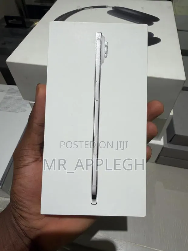 New Apple iPhone Air 512 GB White · Photo 1