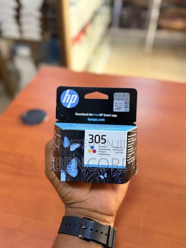 HP 305 Tri-Colour Ink Cartridge · Photo 1