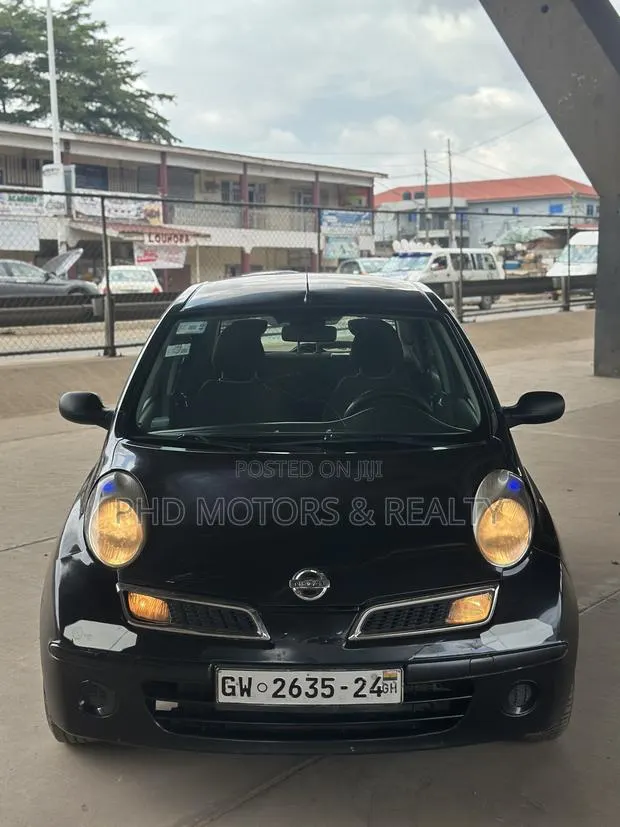 Nissan Micra 2010 Brown · Photo 1