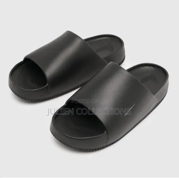 Nike Slides · Photo 1
