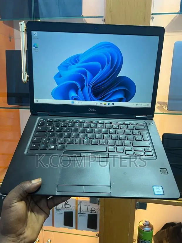 Laptop Dell Latitude 5490 8GB Intel Core i5 SSD 256GB · Photo 1
