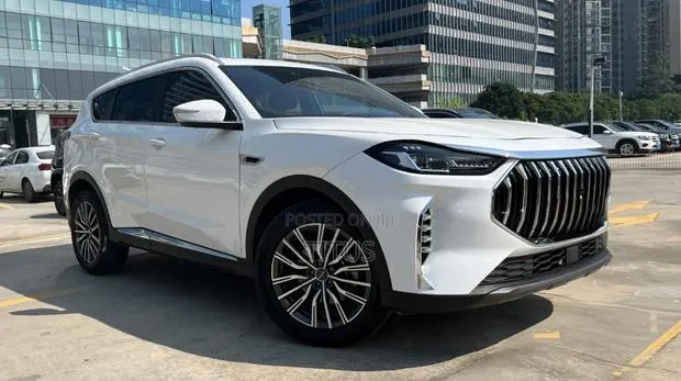 Jetour X70 Plus 2023 White · Photo 1