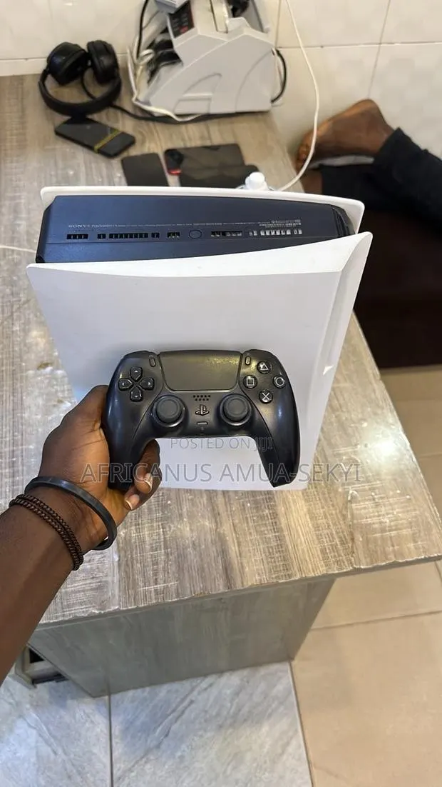 Playstation 5 · Photo 2