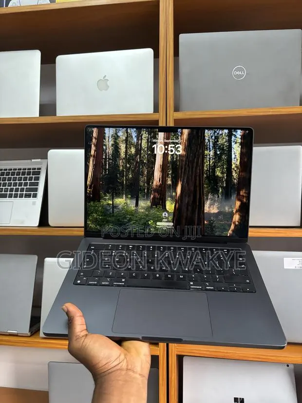 Laptop Apple MacBook Pro 2023 M3 18GB Apple M3 Pro SSD 512GB