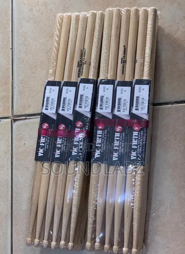 Vic Firth 5A Drumsticks (1pack) - 12pieces · Photo 1