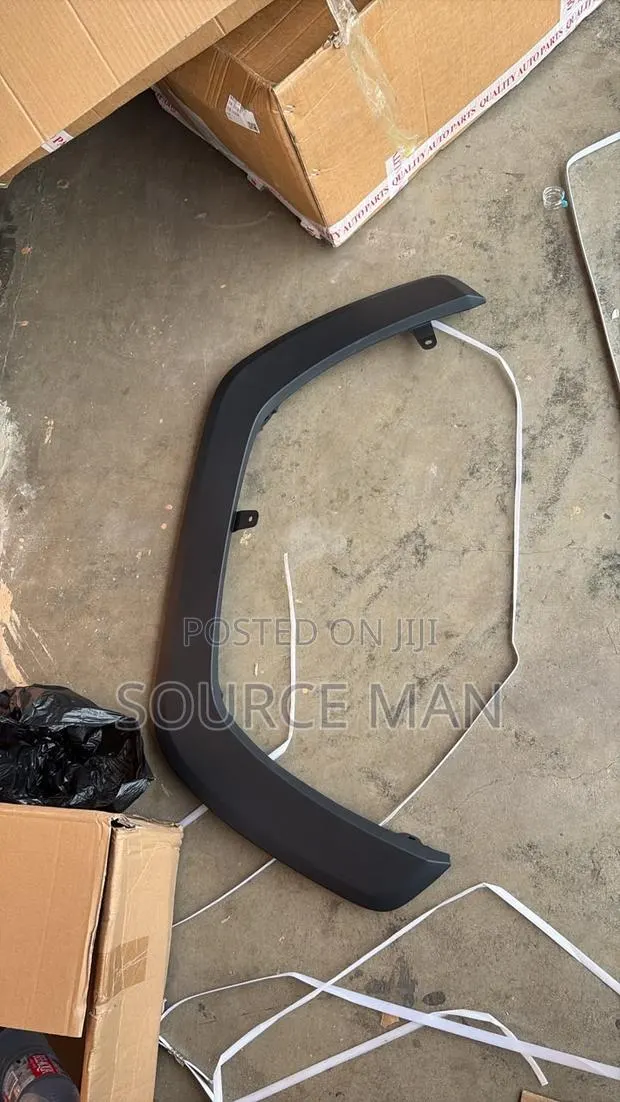 TOYOTA RAV4 2019 2020 2021 2022 2023 2024 Fender Moulding · Photo 1