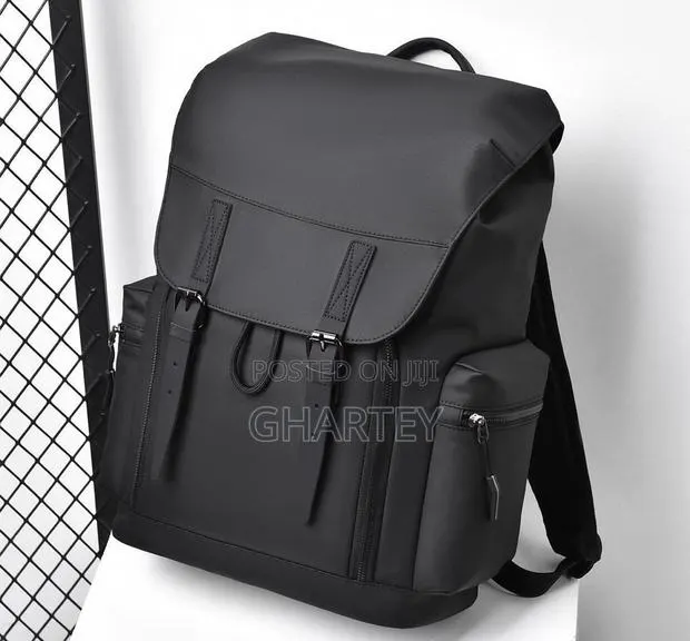 Leather Unisex Fashionable All Black Bagpack · Photo 1