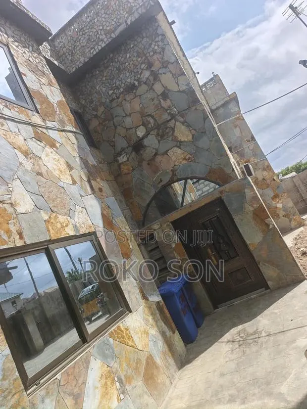Mini Flat in Dr Roko, CP for rent · Photo 1