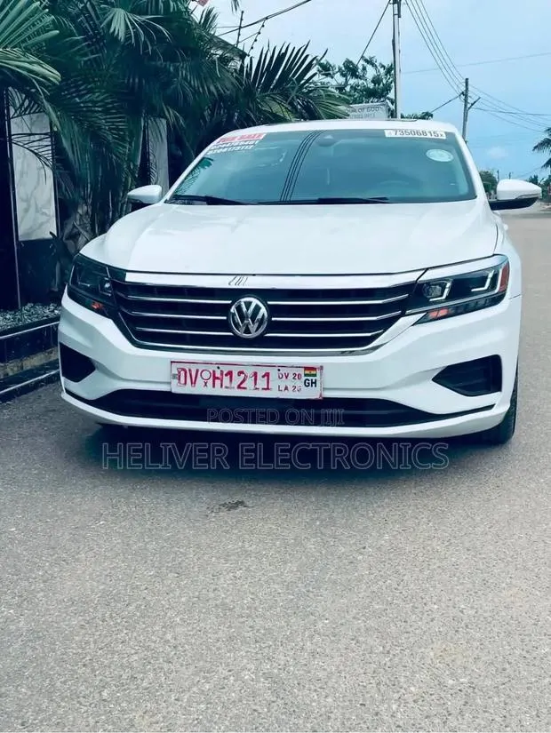 Volkswagen Passat 2.0T SE 2021 White