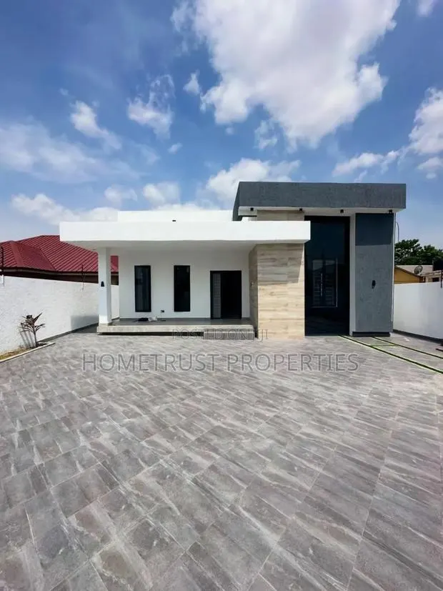 3bdrm Duplex in Lakeside for sale · Photo 1