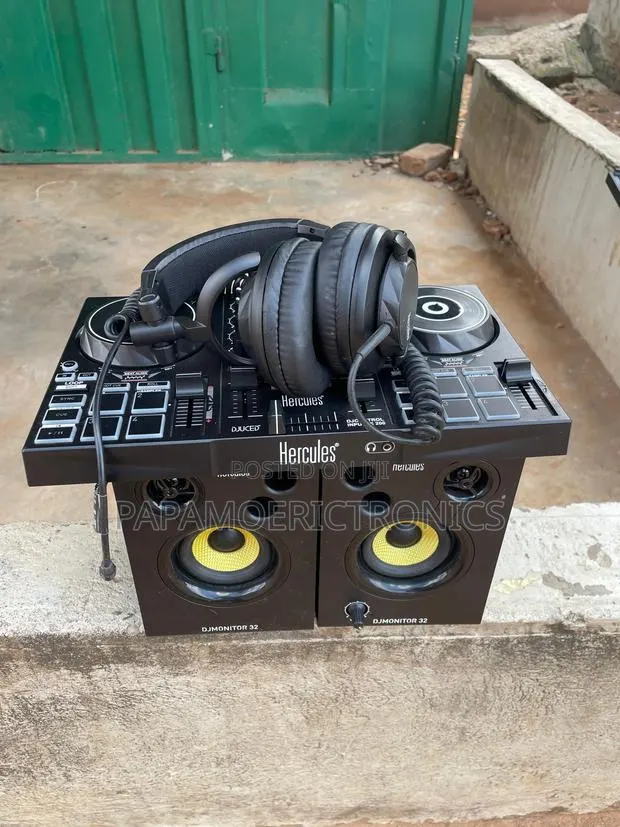 Hercules DJControl Inpulse 200 · Photo 1