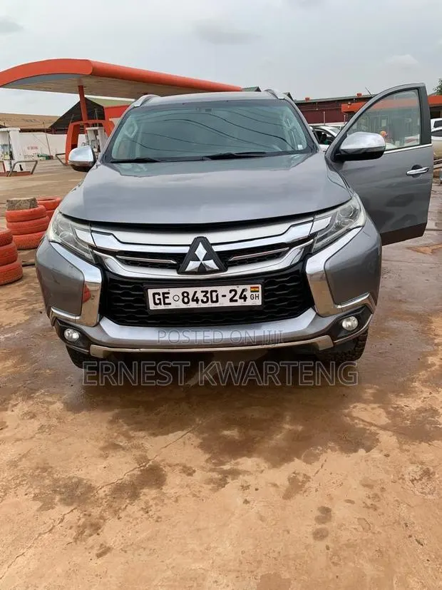 Mitsubishi Pajero Sport 2019 Silver · Photo 1