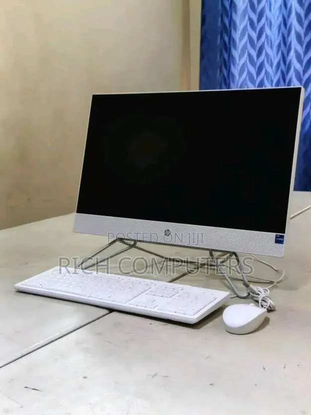 New HP 200 G4 22 All-in-One 16GB Intel Core i5 SSD 512GB · Photo 1