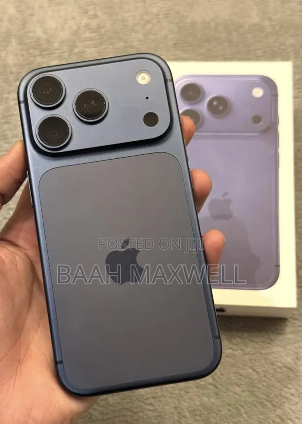 Apple iPhone 17 Pro Max 256 GB Blue · Photo 1