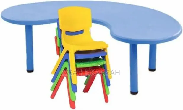 Half Moon Kids Table and 4 Chairs · Photo 1