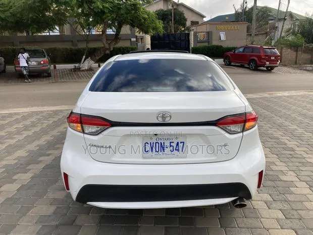 Toyota Corolla SE 2021 White · Photo 1