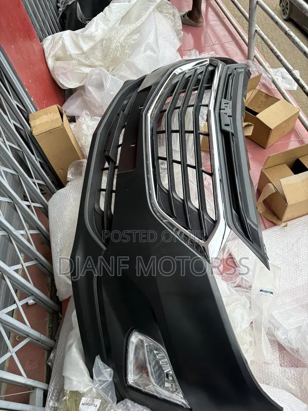 Chevrolet Equinox 2018-2020 Front Bumper Complete · Photo 1