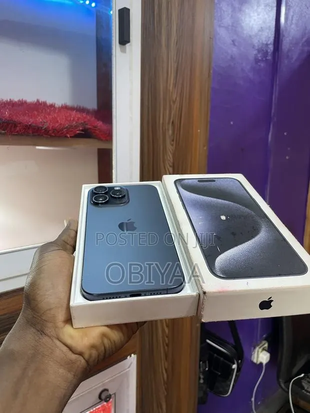 New Apple iPhone 15 Pro Max 256 GB Blue · Photo 1