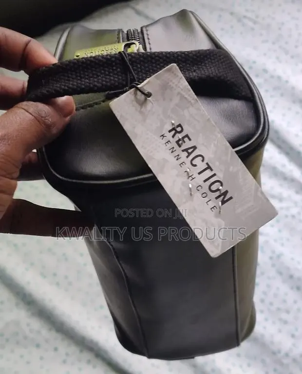 Kenneth Cole Reaction Men's Toiletry Bag · Photo 1