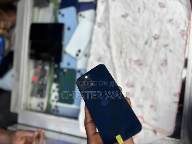 Apple iPhone 13 256 GB Black · Photo 1