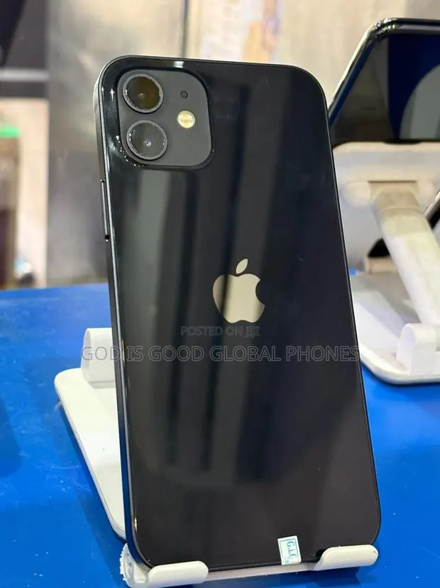 Apple iPhone 12 128 GB Black · Photo 1