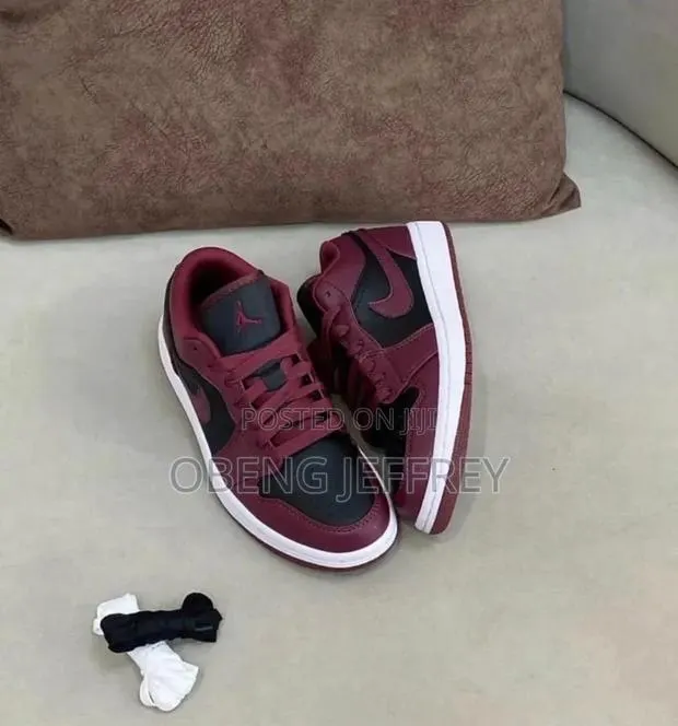 Original Nike Jordan 1 Low Dark Beetroot · Photo 1