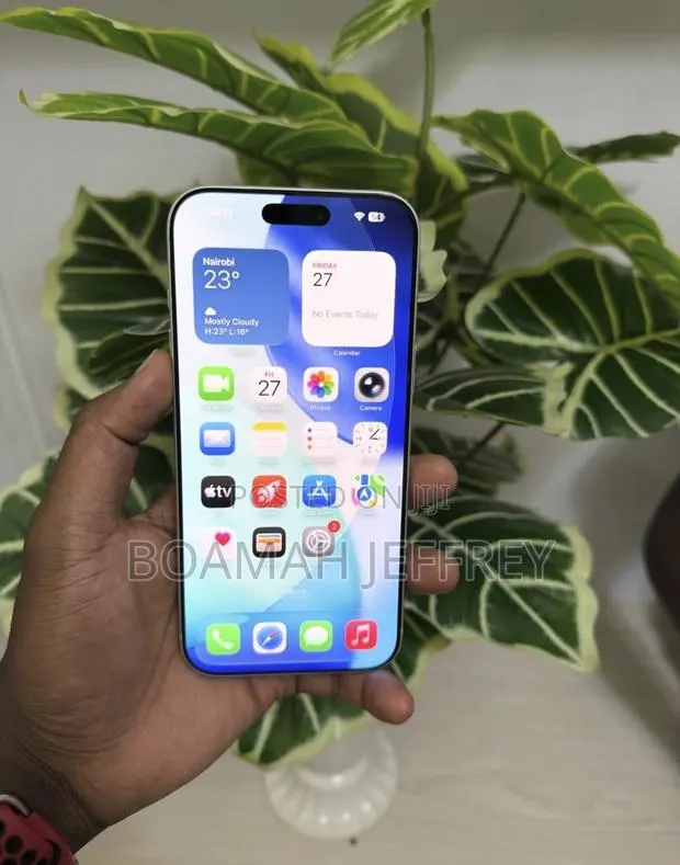 Apple iPhone 17 Pro Max 512 GB Silver · Photo 1