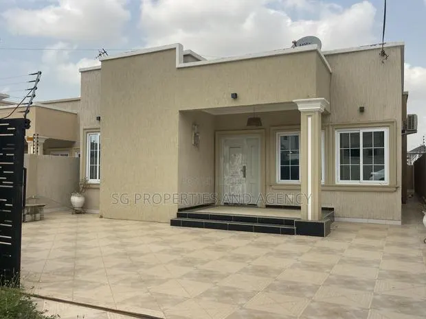 2bdrm House in Lashibi, Sakumono for rent · Photo 1