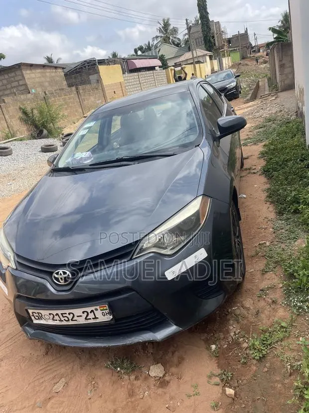 Toyota Corolla 2014 Gray · Photo 1