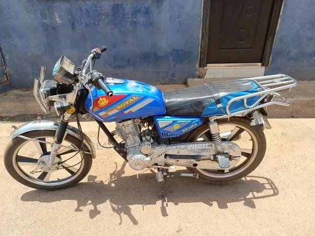 Royal Motorcycle 2021 Blue · Photo 1