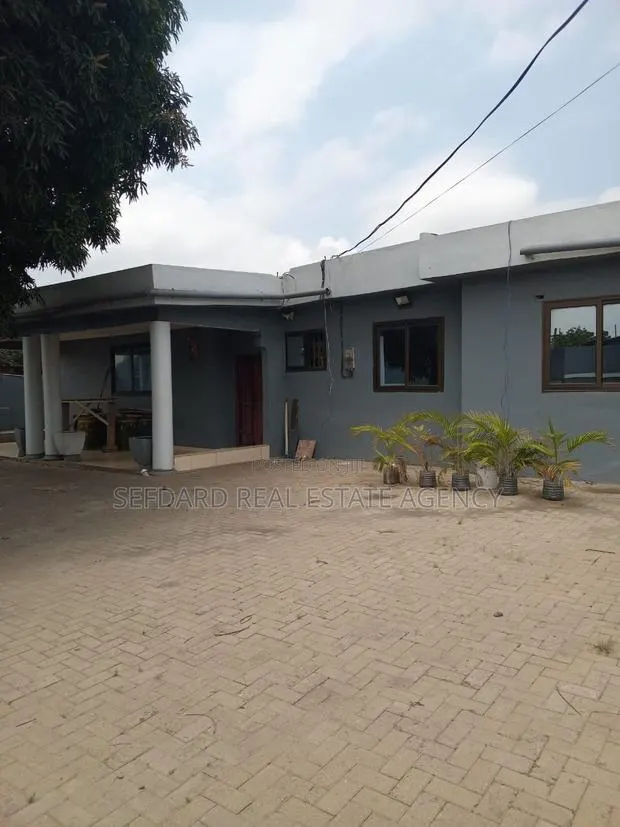 7bdrm House in Sefdard Properties, Achimota for rent · Photo 1