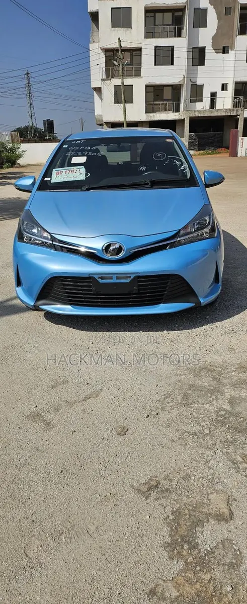 Toyota Vitz 2016 Blue · Photo 1