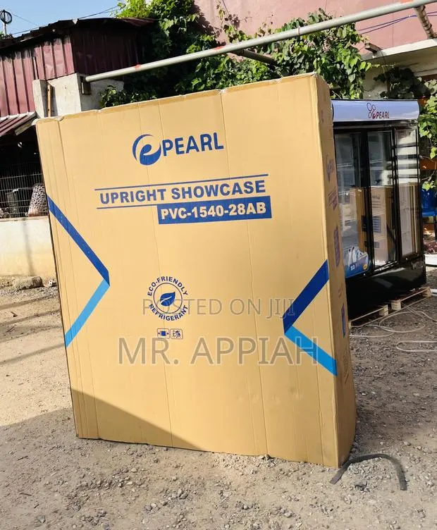 Convenient Pearl 3 Door Beverages Cooler · Photo 1