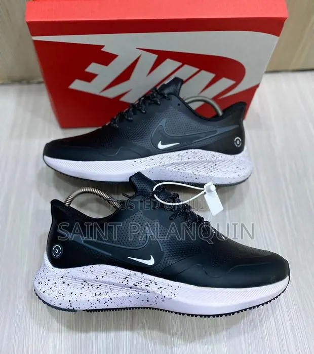 Nike Trainers · Photo 1