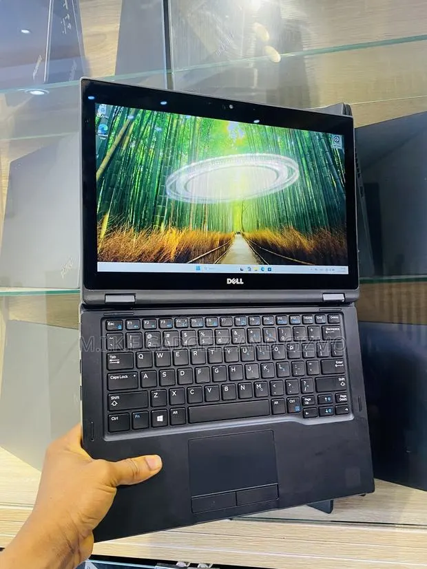 Laptop Dell Latitude 7390 8GB Intel Core i5 SSD 256GB · Photo 1