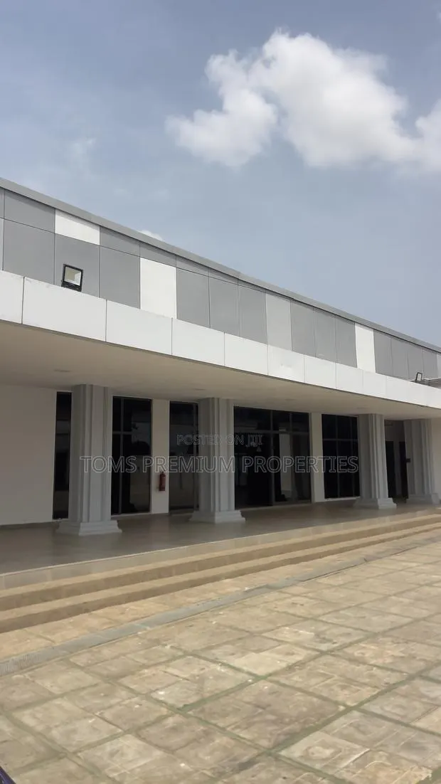 20bdrm House in East Legon for rent