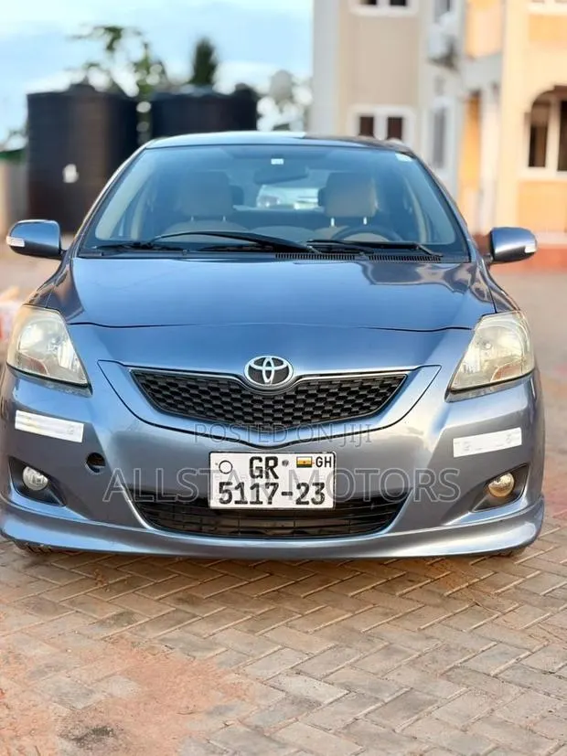 Toyota Belta 2010 Red · Photo 1
