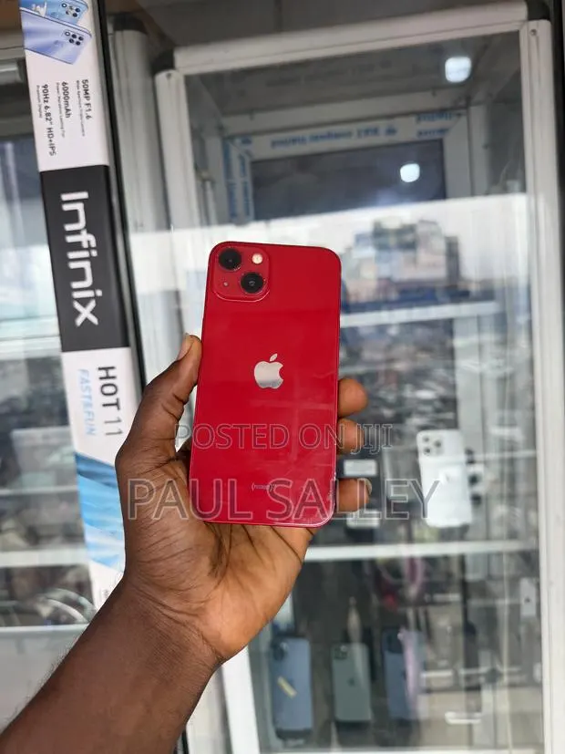 Apple iPhone 13 128 GB Red · Photo 1