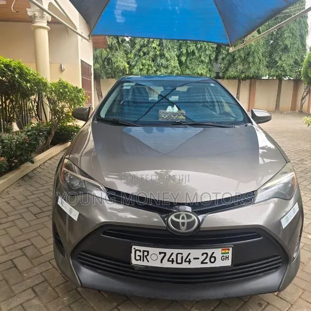Toyota Corolla LE 4dr Sedan (1.8L 4cyl CVT) 2017 Brown · Photo 1