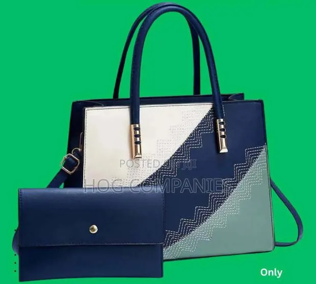 Women's Handbag and Purse, Designer Model Shoulder Bag · Photo 1