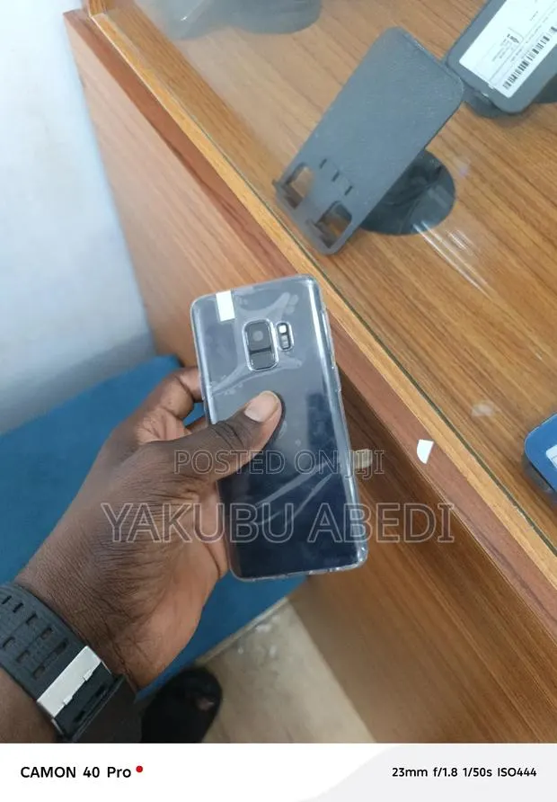 Samsung Galaxy S9 64 GB Black · Photo 1