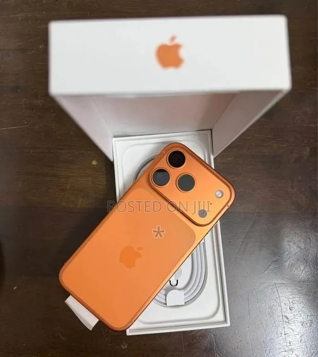 New Apple iPhone 17 Pro Max 256 GB Orange · Photo 1