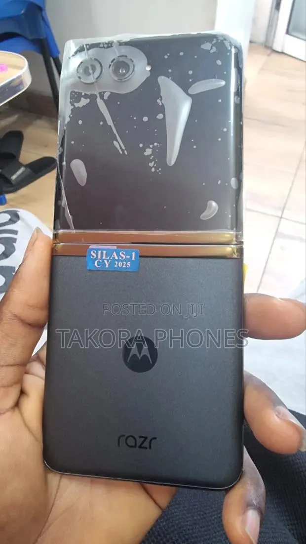 New Motorola Razr 40 Ultra 256 GB Black · Photo 1