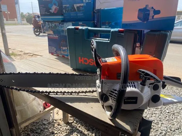 20 Inches Gasoline Chainsaw · Photo 1