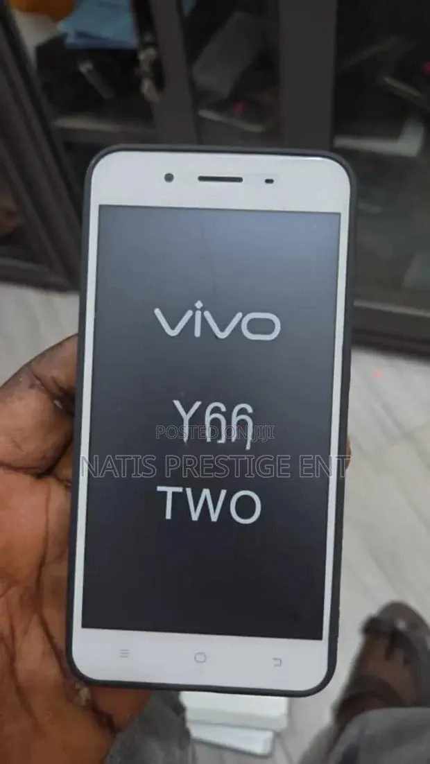 Vivo Y66i 32 GB White · Photo 1