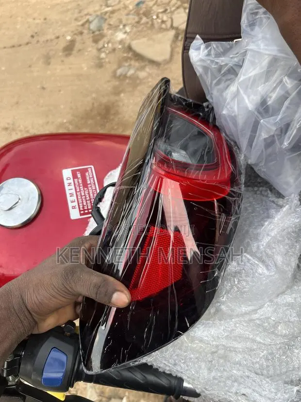 Mazda Cx50 Tail Light · Photo 1